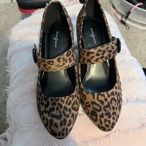 Jaclyn Smith Leopard Print Mary Jane Heels